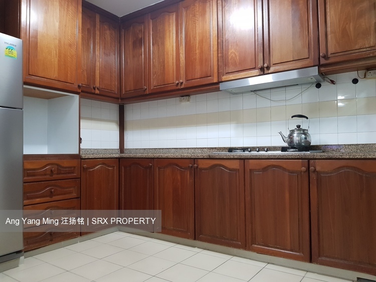 Toh Guan Road thumbnail photo